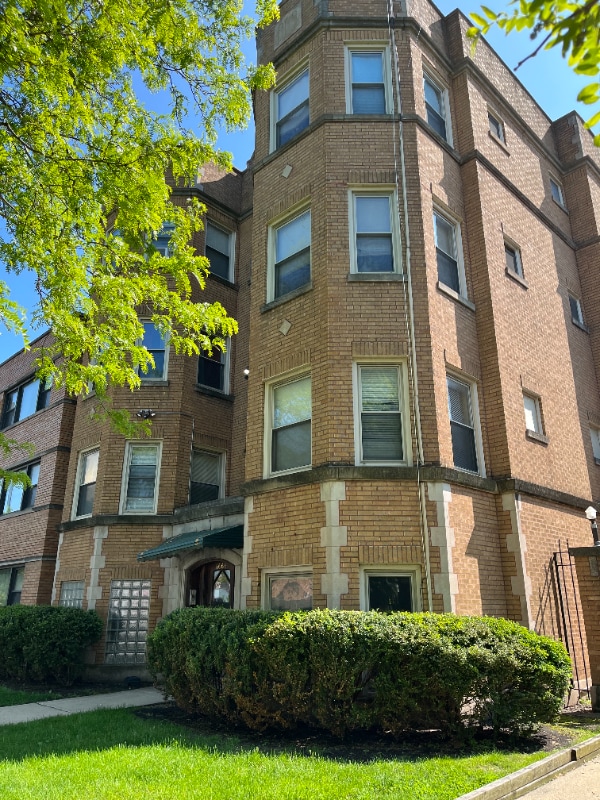 Building Photo - 7664 S South Shore Dr