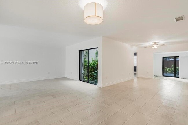 Foto del edificio - 5850 SW 149th Ave