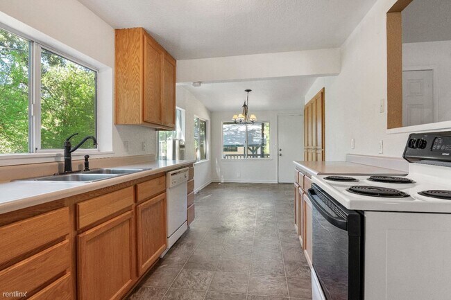 Foto del edificio - 3 br, 2 bath House - 5561 Thompson Hill Road