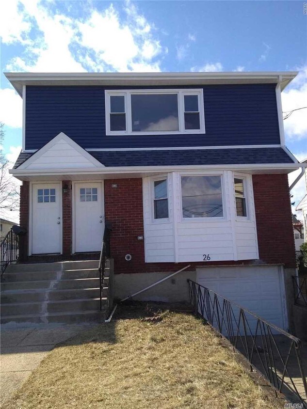 26 Ocean Ave, East Rockaway, NY 11518 Room for Rent in East Rockaway