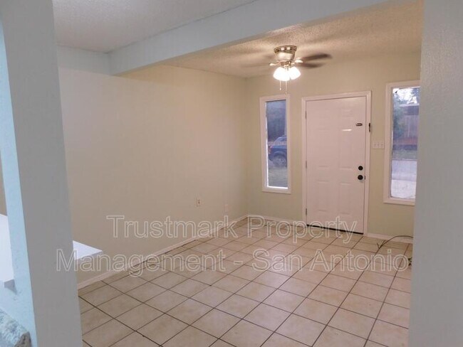 Foto del edificio - 801 Rittiman Rd