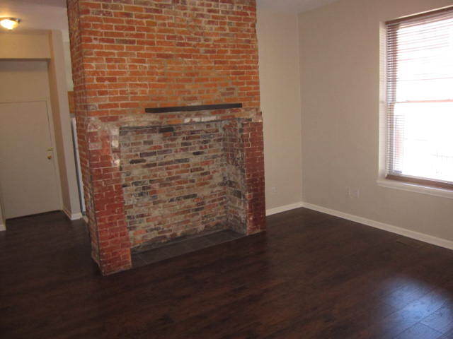 Building Photo - 500 W North Ave