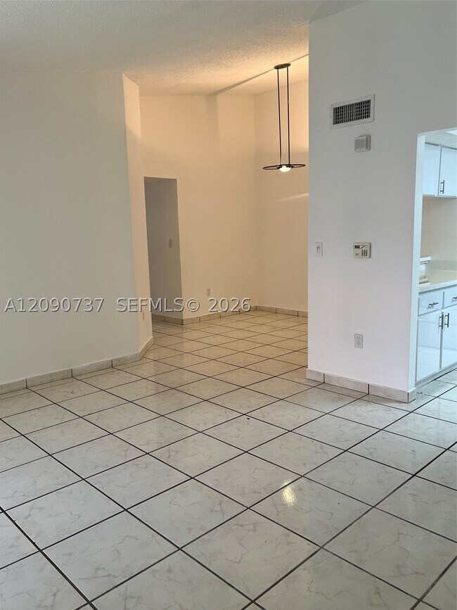 Foto del edificio - 20680 NE 4th Ct