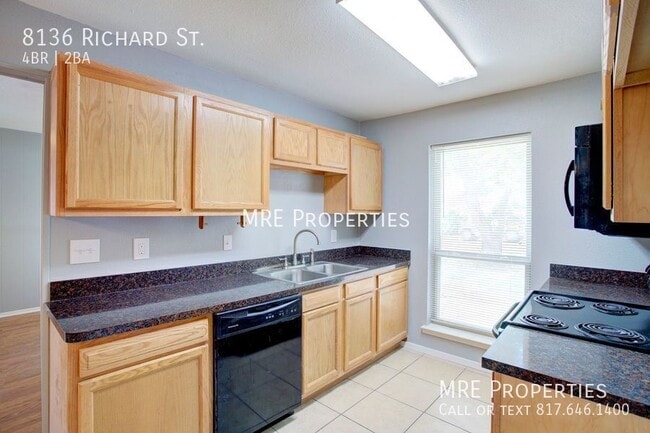 Building Photo - 8136 Richard St