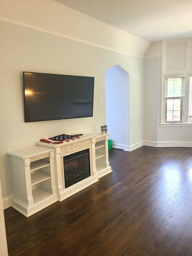 Foto del edificio - 5256 N Virginia Ave