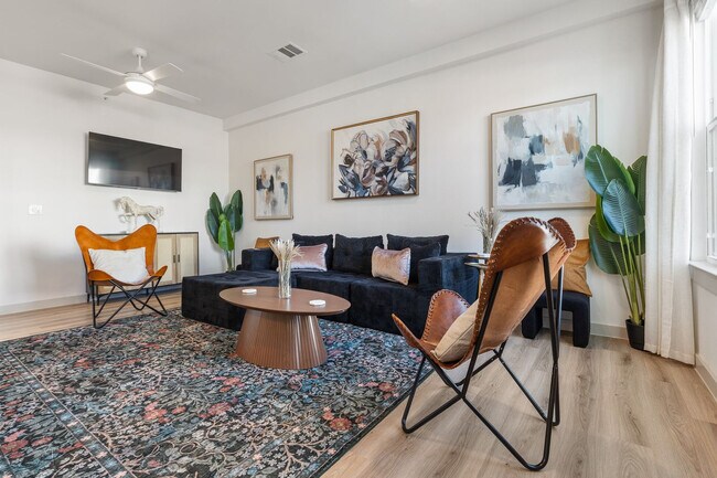 Foto del edificio - 1301 Leah Ave