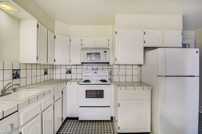 Foto del edificio - 2 br, 1 bath House - 3451 I St