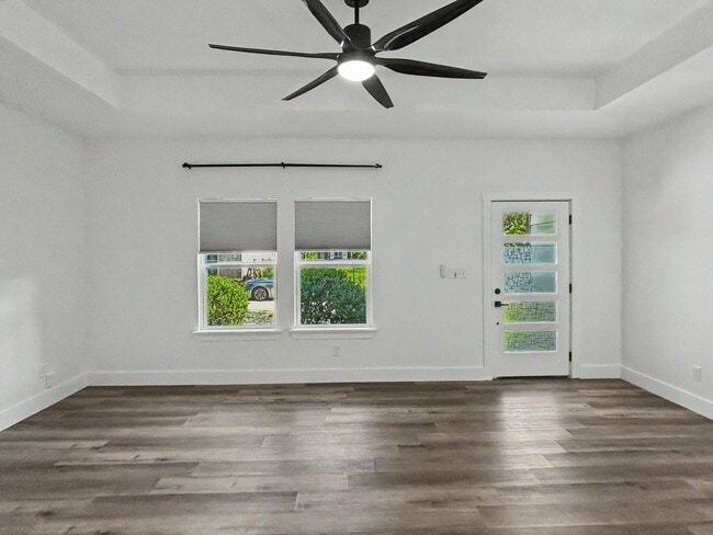 Photo - 109 Sample St House