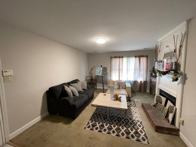 Living room - 2622 MASONBORO CT
