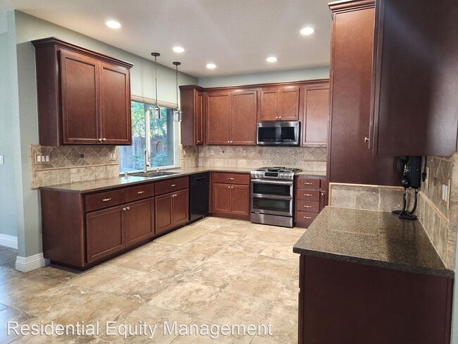 Foto del edificio - 4 br, 3 bath House - 376 Rundgren Way