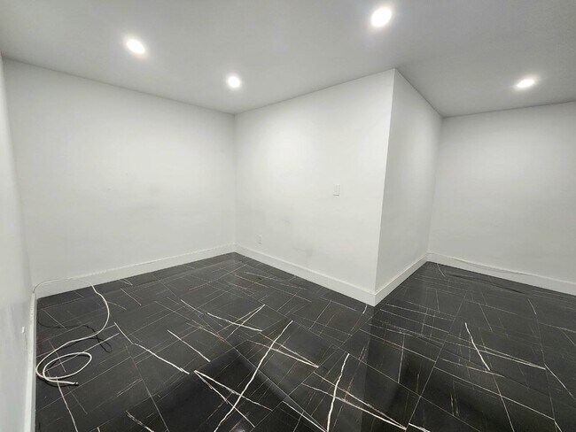 Foto del edificio - 750 N Broad St