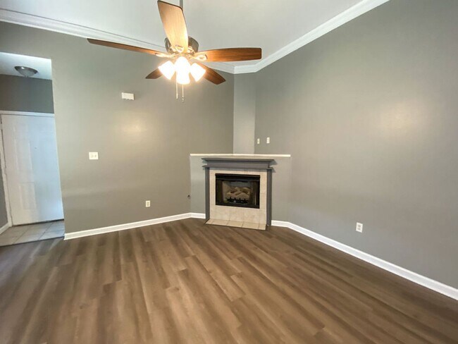 Foto del edificio - 3 bed, 2 bath home near Shelby Farms in Co...