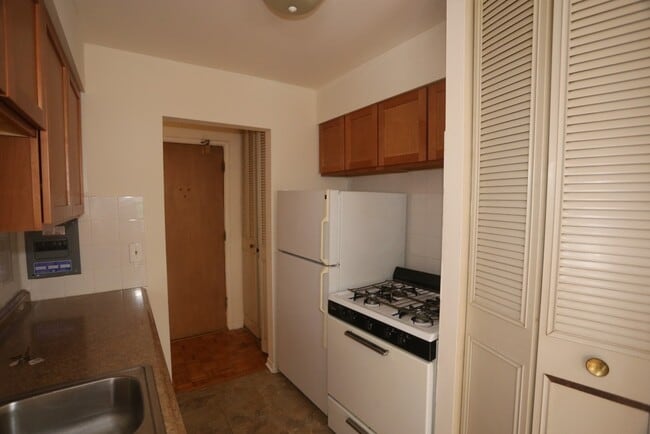 Foto del edificio - 503 W Briar Pl