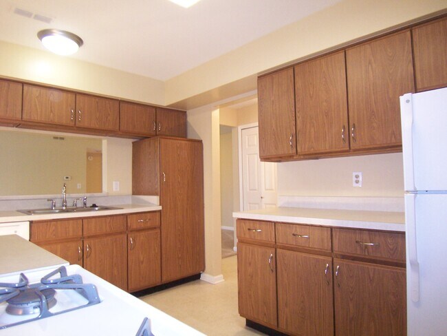 Foto del edificio - 111 Fieldcrest St
