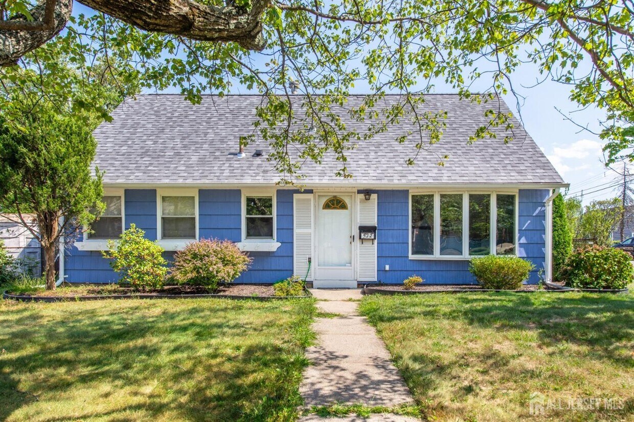 Primary Photo - 522 Wood Ave