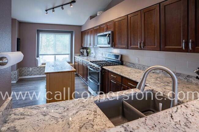 Building Photo - 6950 Highland Vista Dr
