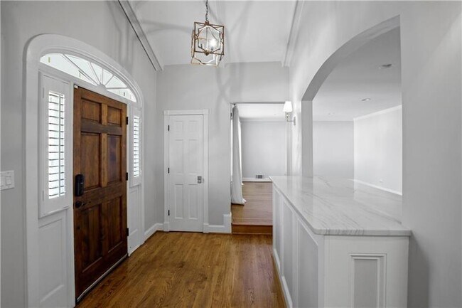 Building Photo - 105 Spruell Springs Rd