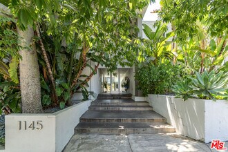 Building Photo - 1145 Larrabee St