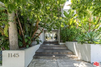 Building Photo - 1145 Larrabee St