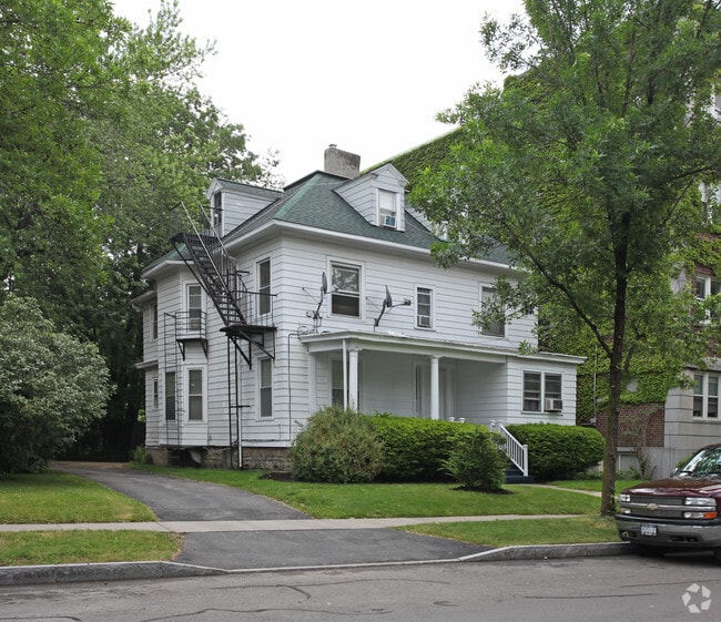 Building Photo - 262 S Goodman St