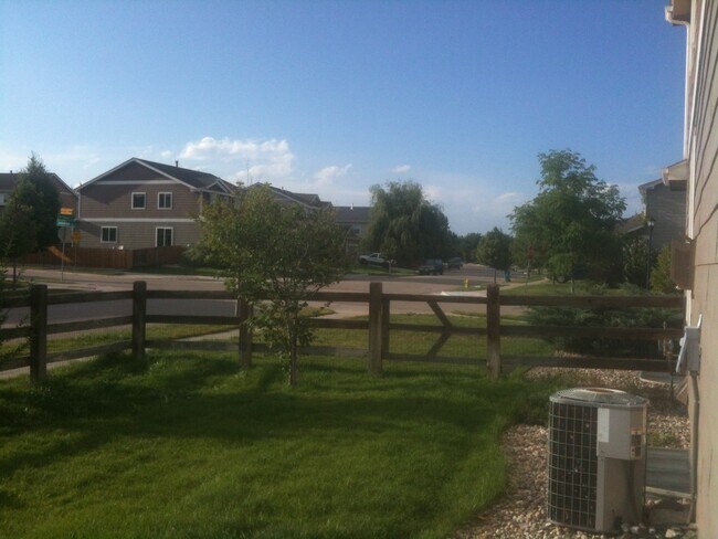 Foto del edificio - 903 Saddlebrook Ln