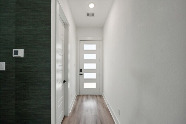 Foto del edificio - 412 Neyland St