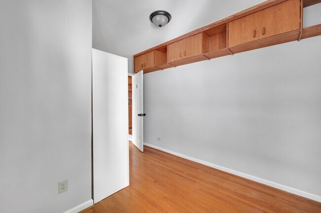Foto del edificio - 8205 Knollwood Cir