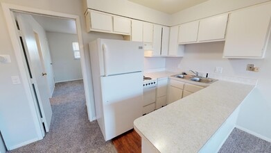 Building Photo - 4962 Tippecanoe Dr