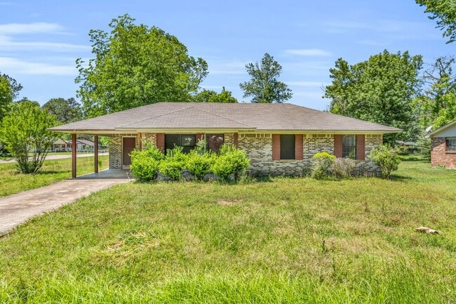 Building Photo - 369 Concourse Rd