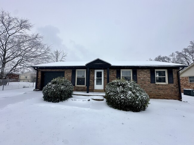 Building Photo - 315 Coombs Dr