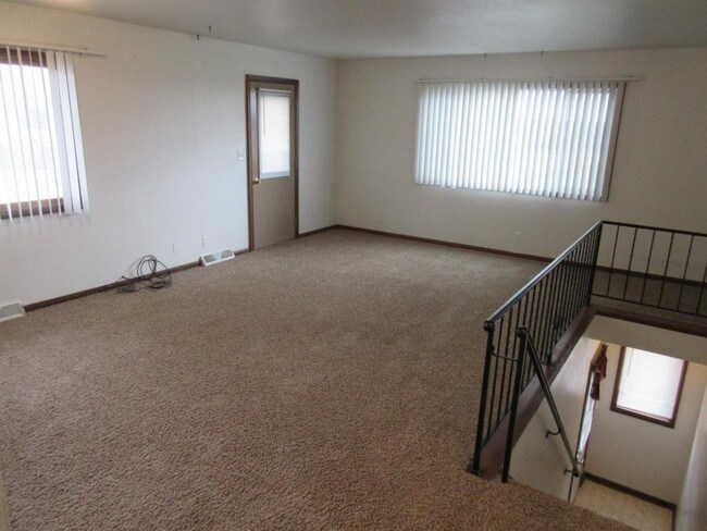 Building Photo - 1632 Lloyd Ln