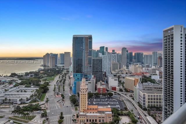 Foto del edificio - 888 Biscayne Blvd