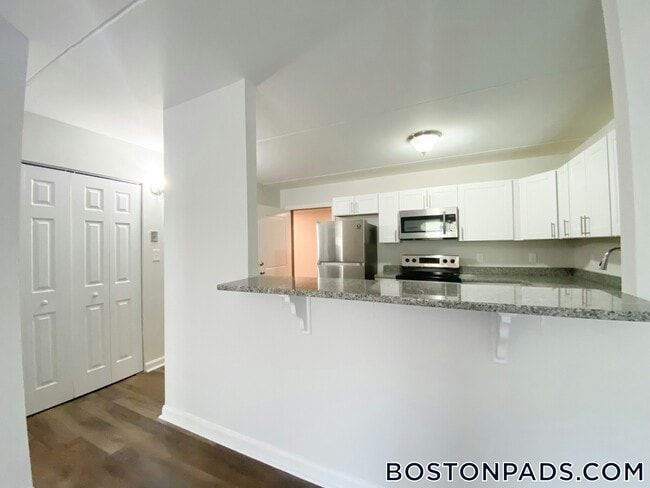 Building Photo - 253 Hyde Park Ave