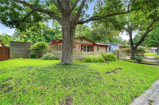 Foto del edificio - 5205 Brookdale Ln