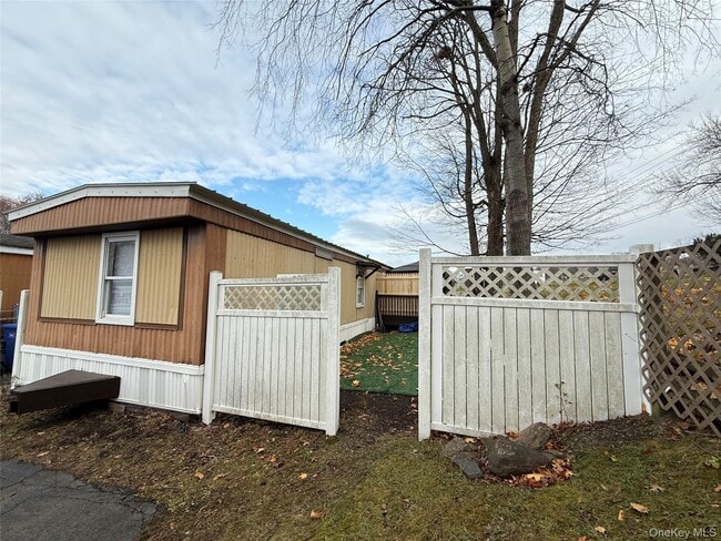 Foto del edificio - 349 W Main St