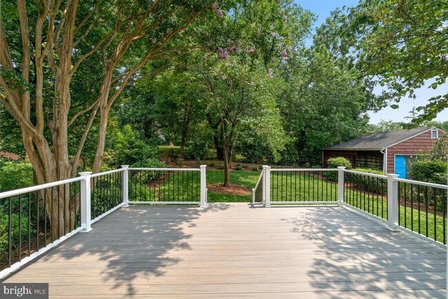 Building Photo - 1506 Noyes Dr