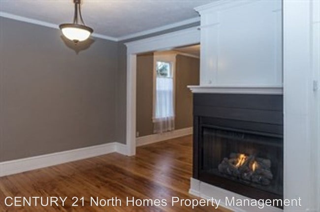 Building Photo - 3 br, 1.5 bath House - 2104 Wetmore Ave