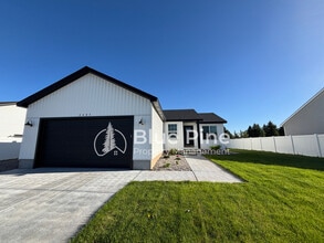 Building Photo - 4403 E Hatch Holw Ln