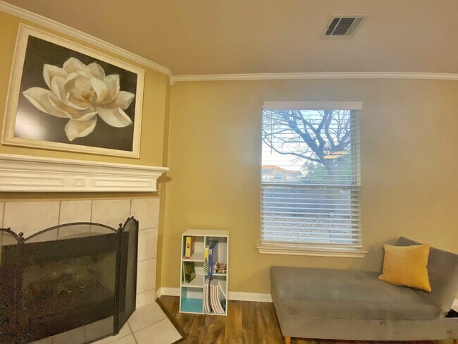 Building Photo - 4021 Barlow Dr