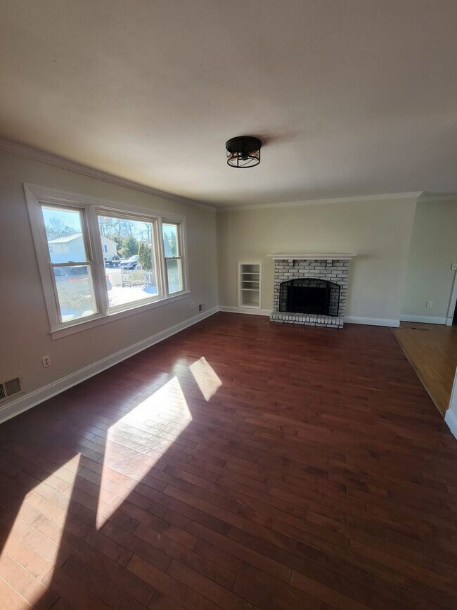 Foto del edificio - 744 Cable Ave