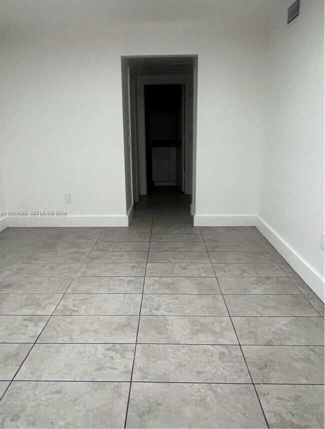 Foto del edificio - 1200 N Liberty Ave
