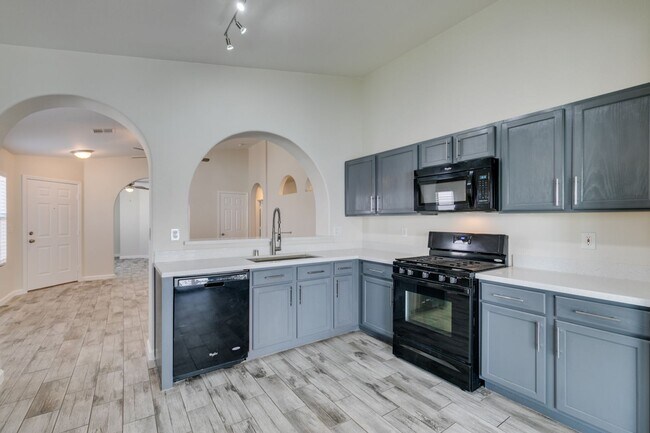 Building Photo - Beautiful 3 bedroom home near South Summerlin!