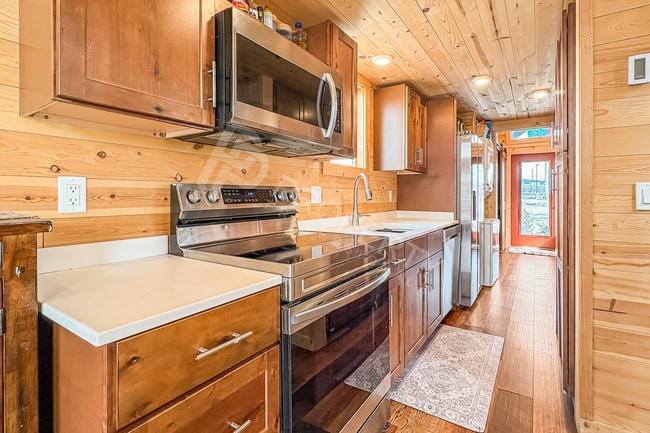 Building Photo - River Retreat for Rent
