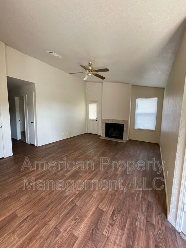 Building Photo - 13105 E 44th St