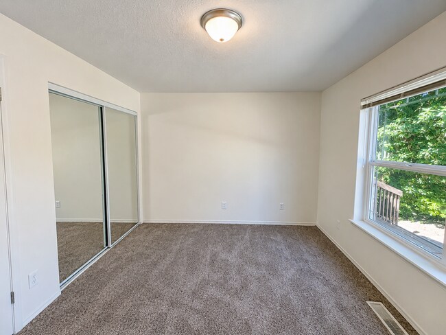 Foto del edificio - 5969-5979 Nelson Pl SE
