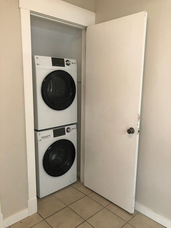Foto del edificio - 1265 N 400 E