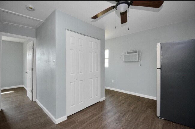 Building Photo - 7919 Brays St