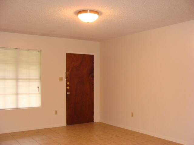 Foto del edificio - 2319 Briarwood Dr