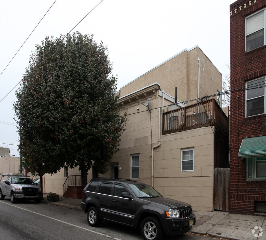 Building Photo - 1643 S 2nd St