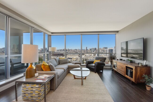 Living Room Views - 718 Long Bridge